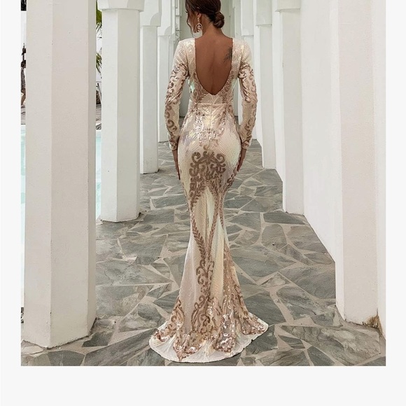 Women’s Off White Cream Iridescent Rose Gold 1920’s Sequin Mermaid Gown Sz S NWT - Picture 2 of 8